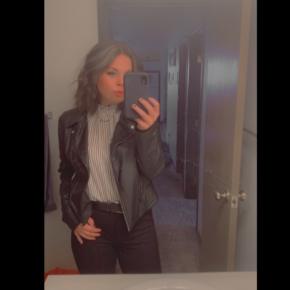 Meet your Posher, Stephanie